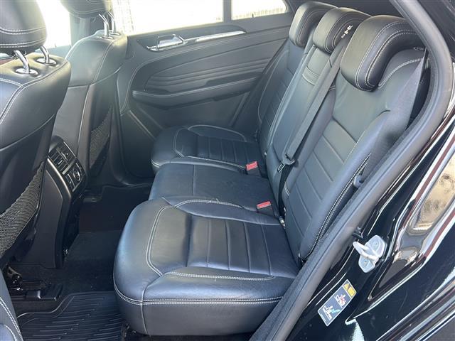 Ｍクラス ＭＬ３５０　ブルーテック　４マチック　メモリナビ　全方位カメラ　ＢＳＭ　サンルーフ　ＥＴＣ　全席シートヒーター　パワーシート（ＤＮ席）　ダウンヒルアシストコントロール　車高調整オフロードモード　ルーフレール　オートライト　電動リアゲート（16枚目）