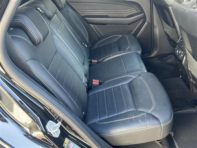 Ｍクラス ＭＬ３５０　ブルーテック　４マチック　メモリナビ　全方位カメラ　ＢＳＭ　サンルーフ　ＥＴＣ　全席シートヒーター　パワーシート（ＤＮ席）　ダウンヒルアシストコントロール　車高調整オフロードモード　ルーフレール　オートライト　電動リアゲート（18枚目）
