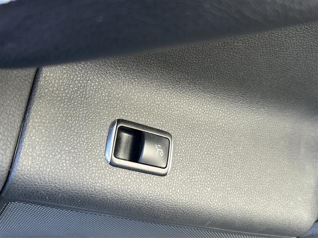 Ｍクラス ＭＬ３５０　ブルーテック　４マチック　メモリナビ　全方位カメラ　ＢＳＭ　サンルーフ　ＥＴＣ　全席シートヒーター　パワーシート（ＤＮ席）　ダウンヒルアシストコントロール　車高調整オフロードモード　ルーフレール　オートライト　電動リアゲート（22枚目）