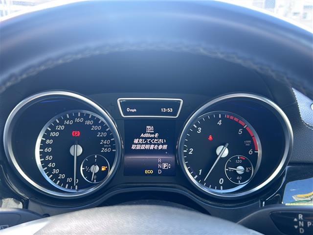 Ｍクラス ＭＬ３５０　ブルーテック　４マチック　メモリナビ　全方位カメラ　ＢＳＭ　サンルーフ　ＥＴＣ　全席シートヒーター　パワーシート（ＤＮ席）　ダウンヒルアシストコントロール　車高調整オフロードモード　ルーフレール　オートライト　電動リアゲート（25枚目）