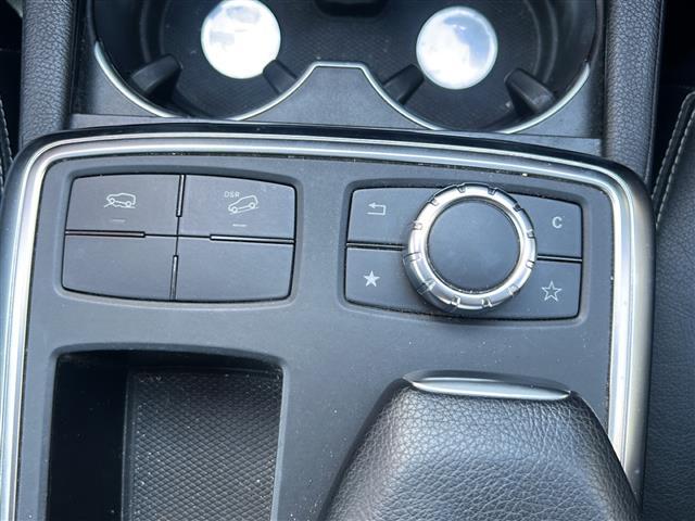 Ｍクラス ＭＬ３５０　ブルーテック　４マチック　メモリナビ　全方位カメラ　ＢＳＭ　サンルーフ　ＥＴＣ　全席シートヒーター　パワーシート（ＤＮ席）　ダウンヒルアシストコントロール　車高調整オフロードモード　ルーフレール　オートライト　電動リアゲート（37枚目）