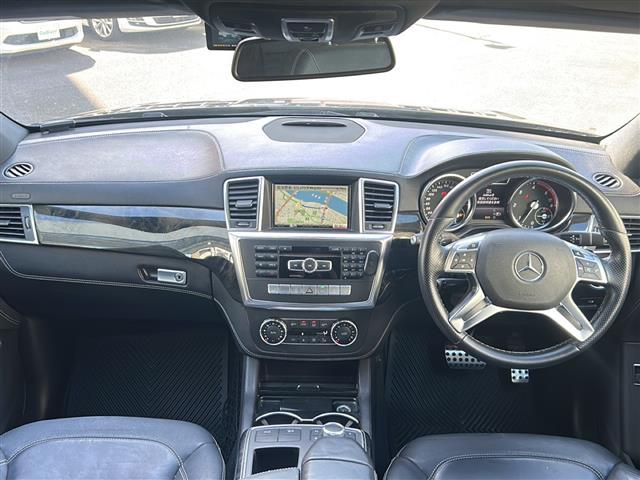 Ｍクラス ＭＬ３５０　ブルーテック　４マチック　メモリナビ　全方位カメラ　ＢＳＭ　サンルーフ　ＥＴＣ　全席シートヒーター　パワーシート（ＤＮ席）　ダウンヒルアシストコントロール　車高調整オフロードモード　ルーフレール　オートライト　電動リアゲート（42枚目）