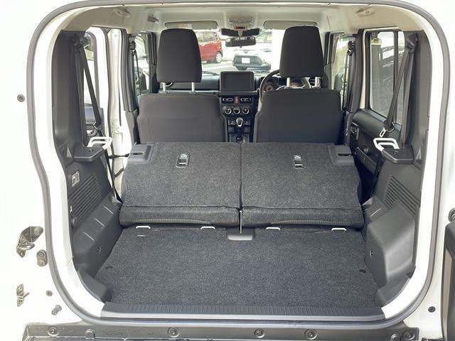 ジムニーノマド ＦＣ　ワンオーナー　アイドリングストップ　クルーズコントロール　ドアバイザー　プッシュスタート　４ＷＤ　純正フロアマット　シートヒーター　背面スペアタイヤ　純正アルミホイール　カーテンエアバッグ（20枚目）