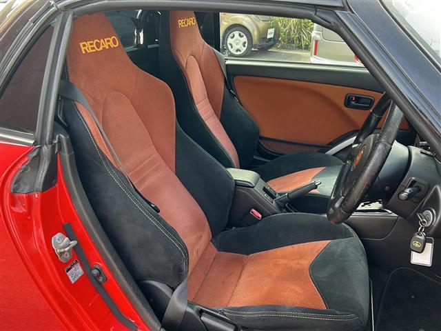 コペン アルティメットエディション　オープンカー　社外オーディオ　Ｂｌｕｅｔｏｏｔｈ　ＣＤチェンジャー　社外アルミホイール　シートヒーター　純正フロアマット　ＥＴＣ　パワーステアリング　パワーウィンドウ　ＬＥＤヘッドライト（3枚目）