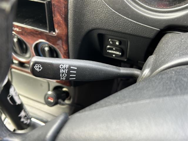 コペン アルティメットエディション　オープンカー　社外オーディオ　Ｂｌｕｅｔｏｏｔｈ　ＣＤチェンジャー　社外アルミホイール　シートヒーター　純正フロアマット　ＥＴＣ　パワーステアリング　パワーウィンドウ　ＬＥＤヘッドライト（9枚目）