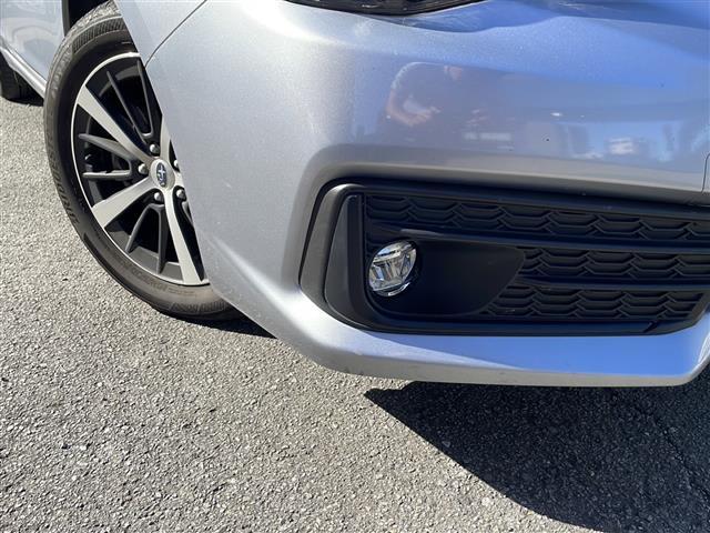 インプレッサスポーツ 1.6i-Lアイサイト リモコンキー USB入力端子 CDチェンジャー オートライト パワーステアリング パワーウィンドウ 純正アルミホイール 純正フロアマット レーダークルーズコントロール コーナーセンサー(12枚目)