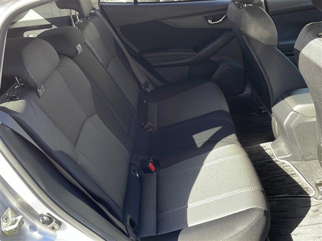 インプレッサスポーツ 1.6i-Lアイサイト リモコンキー USB入力端子 CDチェンジャー オートライト パワーステアリング パワーウィンドウ 純正アルミホイール 純正フロアマット レーダークルーズコントロール コーナーセンサー(21枚目)