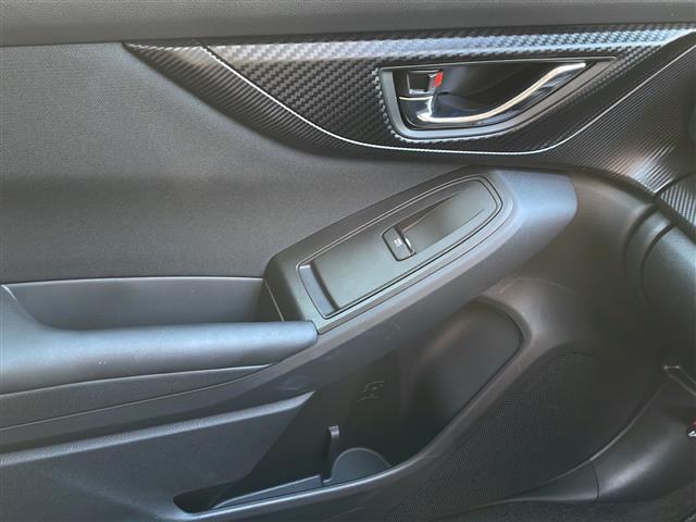 インプレッサスポーツ 1.6i-Lアイサイト リモコンキー USB入力端子 CDチェンジャー オートライト パワーステアリング パワーウィンドウ 純正アルミホイール 純正フロアマット レーダークルーズコントロール コーナーセンサー(37枚目)