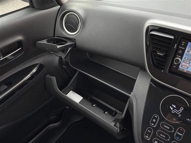 デイズルークス ハイウェイスター X Vセレクション 社外ナビ 前方ドライブレコーダー Bluetooth 全方位カメラ フルセグTV CD/DVDチェンジャー 両側パワースライドドア 電動格納ミラー LEDライト オートライト ベンチシート(13枚目)