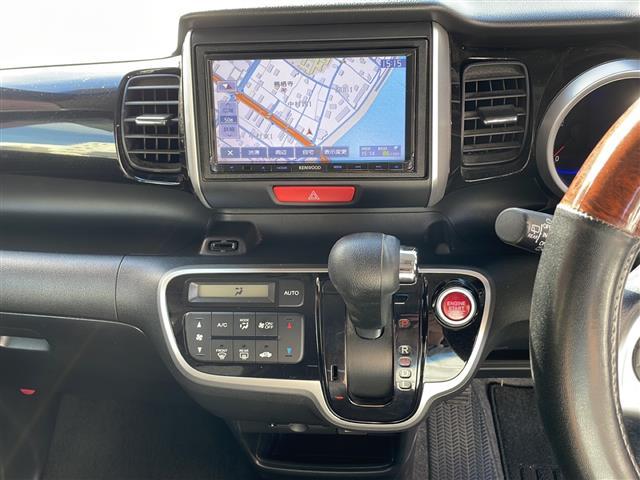 N-BOXカスタム G・Lパッケージ ETC 片側パワースライドドア バックカメラ 前席ベンチシート 後席チップアップシート CD再生 ワンセグ ナビ 純正フロアマット 純正アルミホイール14インチ オートエアコン USB入力端子(2枚目)