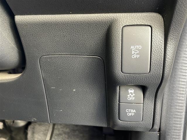 N-BOXカスタム G・Lパッケージ ETC 片側パワースライドドア バックカメラ 前席ベンチシート 後席チップアップシート CD再生 ワンセグ ナビ 純正フロアマット 純正アルミホイール14インチ オートエアコン USB入力端子(14枚目)