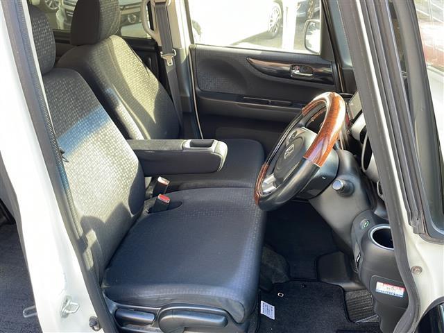 N-BOXカスタム G・Lパッケージ ETC 片側パワースライドドア バックカメラ 前席ベンチシート 後席チップアップシート CD再生 ワンセグ ナビ 純正フロアマット 純正アルミホイール14インチ オートエアコン USB入力端子(23枚目)