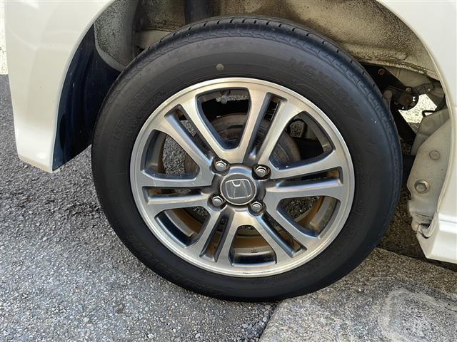 N-BOXカスタム G・Lパッケージ ETC 片側パワースライドドア バックカメラ 前席ベンチシート 後席チップアップシート CD再生 ワンセグ ナビ 純正フロアマット 純正アルミホイール14インチ オートエアコン USB入力端子(26枚目)