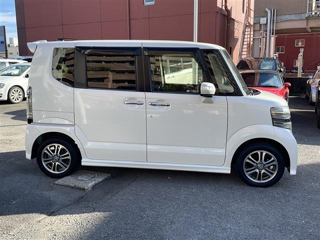 N-BOXカスタム G・Lパッケージ ETC 片側パワースライドドア バックカメラ 前席ベンチシート 後席チップアップシート CD再生 ワンセグ ナビ 純正フロアマット 純正アルミホイール14インチ オートエアコン USB入力端子(36枚目)