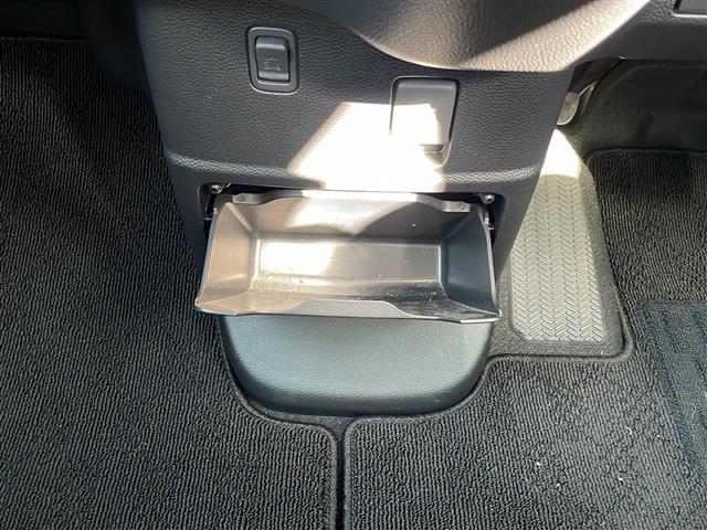 N-BOXカスタム L・スロープ 社外SDナビ BT CD DVD TV バックカメラ ETC レーダークルーズコントロール 両側パワースライド シートヒーターDN席 オートライト レーンキープ 衝撃軽減システム プッシュスタート(41枚目)