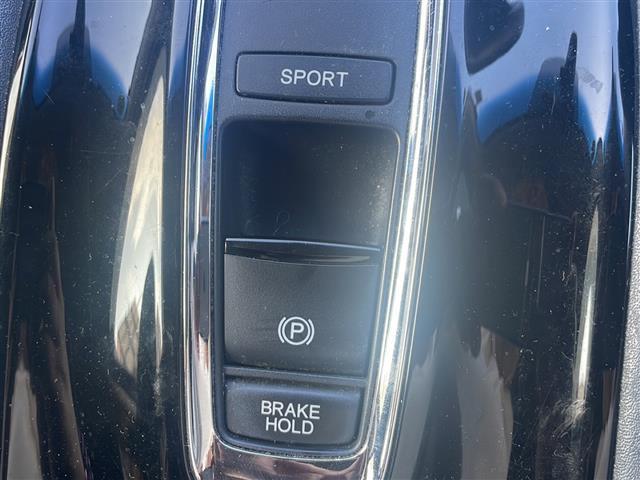 ヴェゼル ハイブリッドＸ　社外ナビ　Ｂｌｕｅｔｏｏｔｈ　バックカメラ　フルセグＴＶ　ＣＤ／ＤＶＤチェンジャー　ＥＴＣ　アイドリングストップ　パワーステアリング　パワーウィンドウ　衝突軽減システム　純正アルミホイール　純正フロア（36枚目）