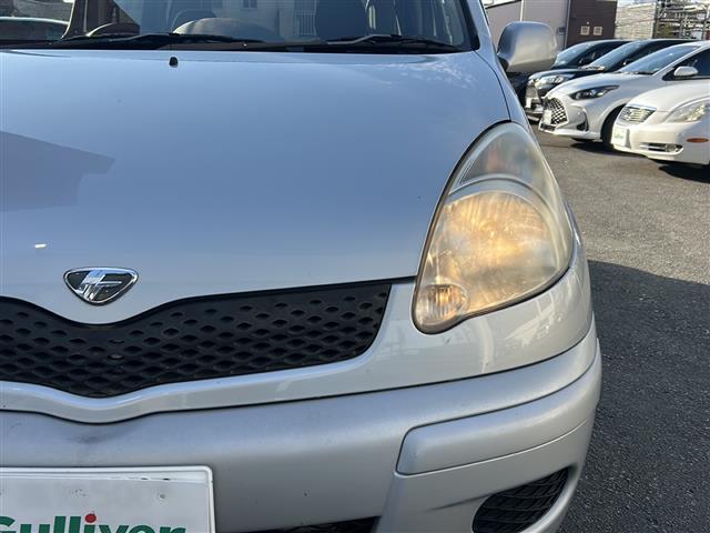 ファンカーゴ Ｇリヤリビングバージョン　社外ナビ　Ｂｌｕｅｔｏｏｔｈ　ワンセグＴＶ　ＣＤ／ＤＶＤチェンジャー　純正アルミホイール　純正フロアマット　ハロゲンライト　パワーステアリング　パワーステアリング　ルーフレール　電動格納ミラー（11枚目）