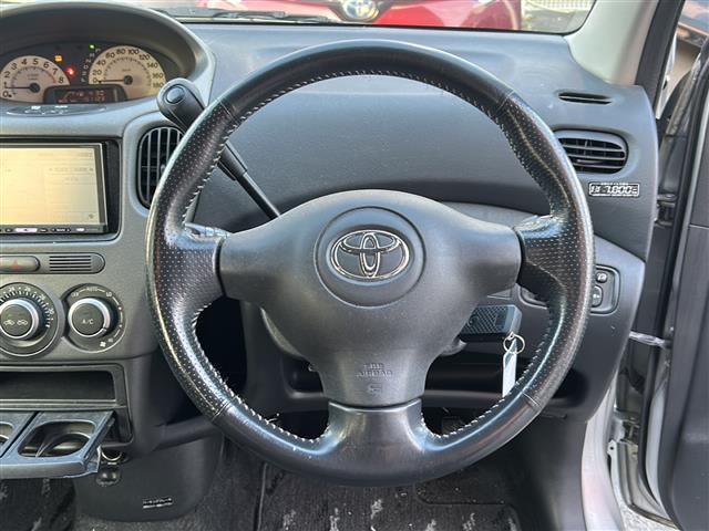 ファンカーゴ Ｇリヤリビングバージョン　社外ナビ　Ｂｌｕｅｔｏｏｔｈ　ワンセグＴＶ　ＣＤ／ＤＶＤチェンジャー　純正アルミホイール　純正フロアマット　ハロゲンライト　パワーステアリング　パワーステアリング　ルーフレール　電動格納ミラー（26枚目）