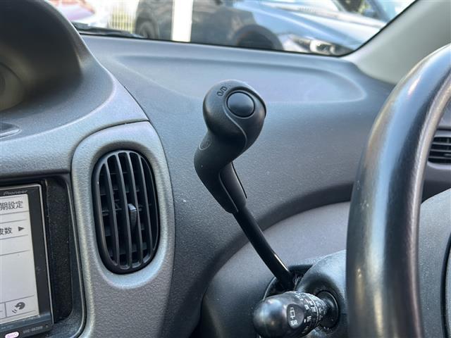 ファンカーゴ Ｇリヤリビングバージョン　社外ナビ　Ｂｌｕｅｔｏｏｔｈ　ワンセグＴＶ　ＣＤ／ＤＶＤチェンジャー　純正アルミホイール　純正フロアマット　ハロゲンライト　パワーステアリング　パワーステアリング　ルーフレール　電動格納ミラー（28枚目）