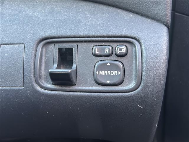 ファンカーゴ Ｇリヤリビングバージョン　社外ナビ　Ｂｌｕｅｔｏｏｔｈ　ワンセグＴＶ　ＣＤ／ＤＶＤチェンジャー　純正アルミホイール　純正フロアマット　ハロゲンライト　パワーステアリング　パワーステアリング　ルーフレール　電動格納ミラー（38枚目）