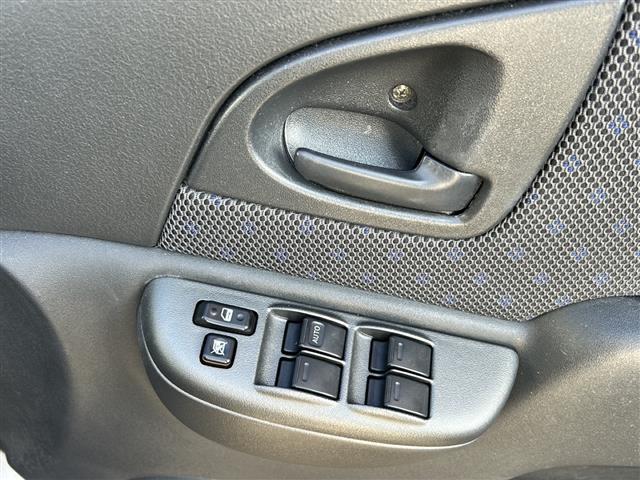 ファンカーゴ Ｇリヤリビングバージョン　社外ナビ　Ｂｌｕｅｔｏｏｔｈ　ワンセグＴＶ　ＣＤ／ＤＶＤチェンジャー　純正アルミホイール　純正フロアマット　ハロゲンライト　パワーステアリング　パワーステアリング　ルーフレール　電動格納ミラー（39枚目）