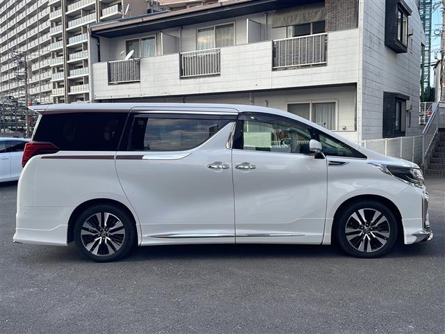 アルファード ２．５Ｓ　Ｃパッケージ　純正ナビ　ＪＢＬサウンド　Ｂｌｕｅｔｏｏｔｈ　後席用モニター　ＵＳＢ入力端子　全方位カメラ　ＢＳＭ　ハンドルヒーター　モデリスタフルエアロ　シートヒーター　エアシート　前後ドライブレコーダー　ＥＴＣ（8枚目）