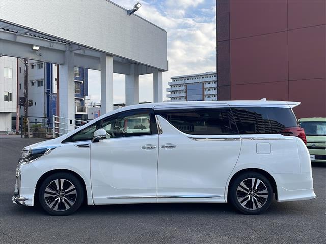 アルファード ２．５Ｓ　Ｃパッケージ　純正ナビ　ＪＢＬサウンド　Ｂｌｕｅｔｏｏｔｈ　後席用モニター　ＵＳＢ入力端子　全方位カメラ　ＢＳＭ　ハンドルヒーター　モデリスタフルエアロ　シートヒーター　エアシート　前後ドライブレコーダー　ＥＴＣ（9枚目）