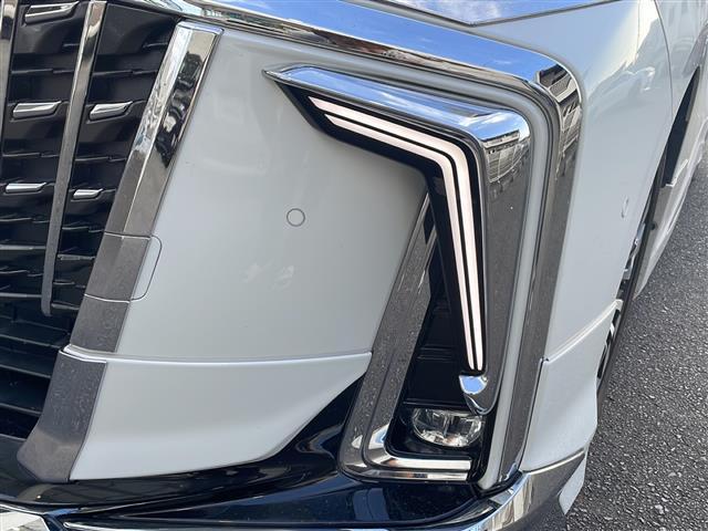 アルファード ２．５Ｓ　Ｃパッケージ　純正ナビ　ＪＢＬサウンド　Ｂｌｕｅｔｏｏｔｈ　後席用モニター　ＵＳＢ入力端子　全方位カメラ　ＢＳＭ　ハンドルヒーター　モデリスタフルエアロ　シートヒーター　エアシート　前後ドライブレコーダー　ＥＴＣ（13枚目）