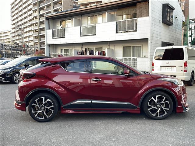Ｃ－ＨＲ Ｇ　ＳＤナビ　Ｂｌｕｅｔｏｏｔｈ　フルセグＴＶ　バックカメラ　ＢＳＭ　モデリスタフルエアロ　前後ドライブレコーダー　前後コーナーセンサー　ＥＴＣ　ＣＤチェンジャー　純正アルミホイール　純正フロアマット（9枚目）