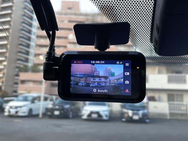 Ｃ－ＨＲ Ｇ　ＳＤナビ　Ｂｌｕｅｔｏｏｔｈ　フルセグＴＶ　バックカメラ　ＢＳＭ　モデリスタフルエアロ　前後ドライブレコーダー　前後コーナーセンサー　ＥＴＣ　ＣＤチェンジャー　純正アルミホイール　純正フロアマット（28枚目）