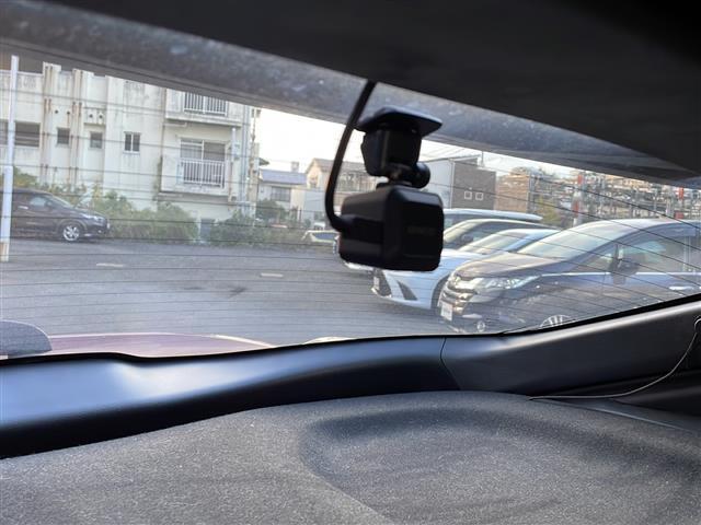 Ｃ－ＨＲ Ｇ　ＳＤナビ　Ｂｌｕｅｔｏｏｔｈ　フルセグＴＶ　バックカメラ　ＢＳＭ　モデリスタフルエアロ　前後ドライブレコーダー　前後コーナーセンサー　ＥＴＣ　ＣＤチェンジャー　純正アルミホイール　純正フロアマット（29枚目）