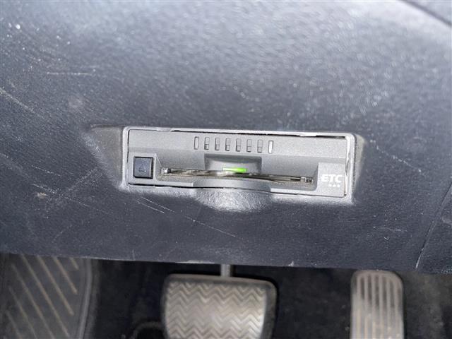 Ｃ－ＨＲ Ｇ　ＳＤナビ　Ｂｌｕｅｔｏｏｔｈ　フルセグＴＶ　バックカメラ　ＢＳＭ　モデリスタフルエアロ　前後ドライブレコーダー　前後コーナーセンサー　ＥＴＣ　ＣＤチェンジャー　純正アルミホイール　純正フロアマット（30枚目）