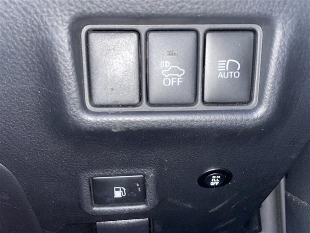 Ｃ－ＨＲ Ｇ　ＳＤナビ　Ｂｌｕｅｔｏｏｔｈ　フルセグＴＶ　バックカメラ　ＢＳＭ　モデリスタフルエアロ　前後ドライブレコーダー　前後コーナーセンサー　ＥＴＣ　ＣＤチェンジャー　純正アルミホイール　純正フロアマット（33枚目）