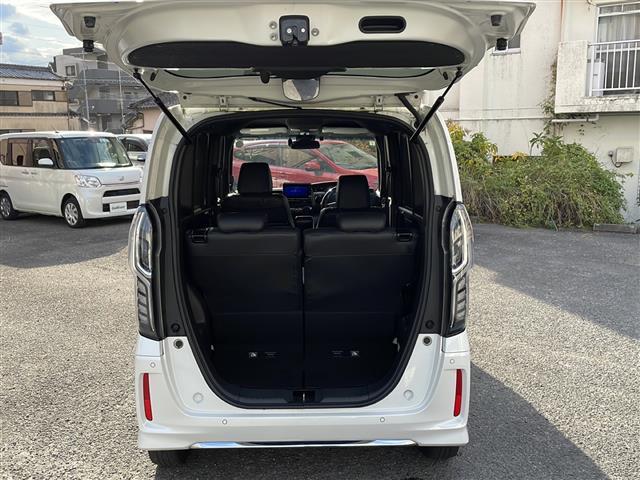 N-BOXカスタム L 社外SDナビ BT FM AM CD 両側パワースライド レーダークルーズコントロール ETC レーンキープアシスト オートライト 衝突被害軽減システム 純正アルミホイール 純正フロアマット(17枚目)