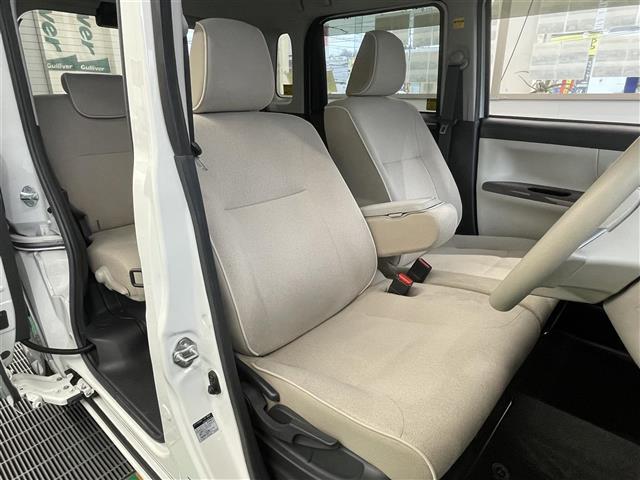 ムーヴキャンバス Ｇメイクアップリミテッド　ＳＡＩＩＩ　社外ＳＤナビ（ＦＭ／ＡＭ／ＣＤ／Ｂｌｕｅｔｏｏｔｈ）　ワンセグテレビ　衝突被害軽減装置　全方位カメラ　両側パワースライドドア　アイドリングストップ　横滑り防止装置　オートマチックハイビーム　ＥＴＣ（2枚目）