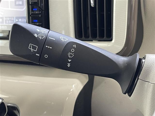 ムーヴキャンバス Ｇメイクアップリミテッド　ＳＡＩＩＩ　社外ＳＤナビ（ＦＭ／ＡＭ／ＣＤ／Ｂｌｕｅｔｏｏｔｈ）　ワンセグテレビ　衝突被害軽減装置　全方位カメラ　両側パワースライドドア　アイドリングストップ　横滑り防止装置　オートマチックハイビーム　ＥＴＣ（10枚目）