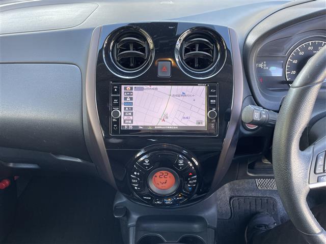 ノート ｅ－パワー　メダリスト　純正ＳＤナビ（ＦＭ／ＡＭ／ＣＤ／ＤＶＤ／Ｂｌｕｅｔｏｏｔｈ）　フルセグテレビ　ハーフレザーシート　衝突被害軽減装置　レーンキープアシスト　横滑り防止装置　全方位カメラ　デジタルインナーミラー（5枚目）