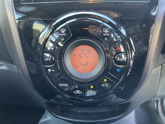 ノート ｅ－パワー　メダリスト　純正ＳＤナビ（ＦＭ／ＡＭ／ＣＤ／ＤＶＤ／Ｂｌｕｅｔｏｏｔｈ）　フルセグテレビ　ハーフレザーシート　衝突被害軽減装置　レーンキープアシスト　横滑り防止装置　全方位カメラ　デジタルインナーミラー（9枚目）