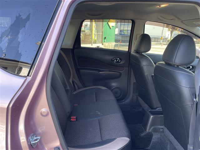 ノート ｅ－パワー　メダリスト　純正ＳＤナビ（ＦＭ／ＡＭ／ＣＤ／ＤＶＤ／Ｂｌｕｅｔｏｏｔｈ）　フルセグテレビ　ハーフレザーシート　衝突被害軽減装置　レーンキープアシスト　横滑り防止装置　全方位カメラ　デジタルインナーミラー（19枚目）