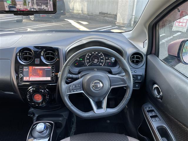 ノート ｅ－パワー　メダリスト　純正ＳＤナビ（ＦＭ／ＡＭ／ＣＤ／ＤＶＤ／Ｂｌｕｅｔｏｏｔｈ）　フルセグテレビ　ハーフレザーシート　衝突被害軽減装置　レーンキープアシスト　横滑り防止装置　全方位カメラ　デジタルインナーミラー（28枚目）