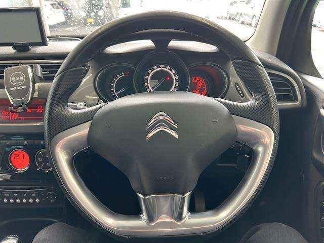 Ｃ３ エクスクルーシブ　純正オーディオＦＭ／ＡＭ／ＣＤ（2枚目）