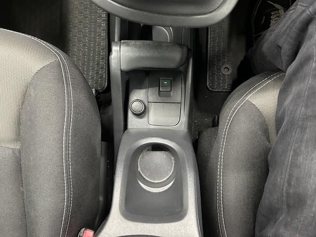 カングー プラティーク ルーフレール 社外ナビ(10枚目)