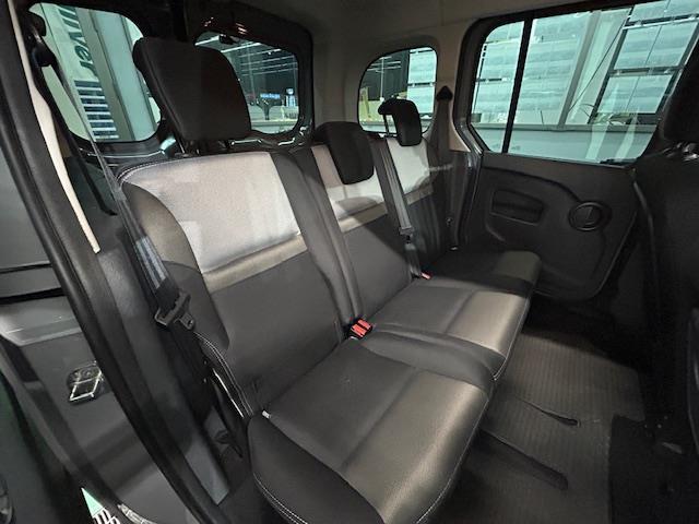 カングー プラティーク ルーフレール 社外ナビ(16枚目)