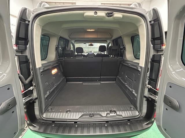 カングー プラティーク ルーフレール 社外ナビ(18枚目)