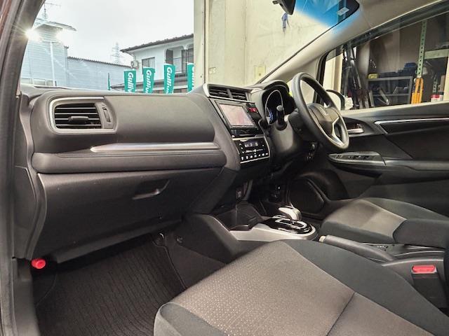 フィットハイブリッド Fパッケージ コンフォートエディション ワンオーナー純正ナビバックカメラワンセグ(13枚目)