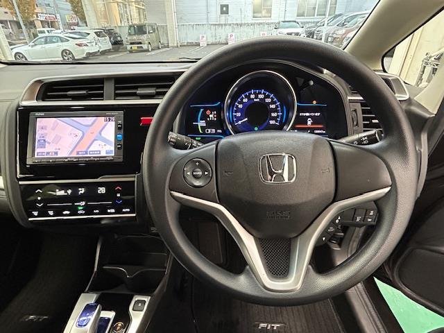 フィットハイブリッド Fパッケージ コンフォートエディション ワンオーナー純正ナビバックカメラワンセグ(20枚目)
