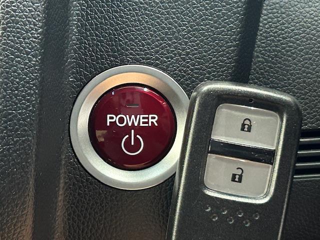 フィットハイブリッド Fパッケージ コンフォートエディション ワンオーナー純正ナビバックカメラワンセグ(30枚目)