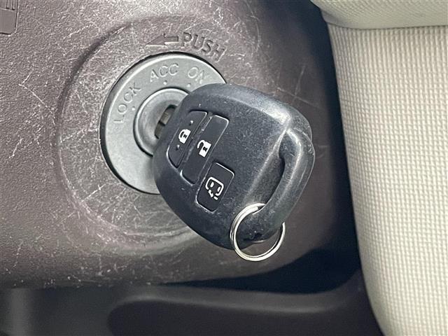 気になる車はすぐにお問い合わせください！画面右側の００６６から始まる無料ダイヤルからお問い合わせ下さい！専門スタッフがお車のご質問にお答えいたします！