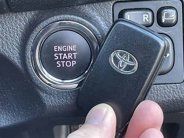 ヴィッツ １．３Ｆ　ＬＥＤエディション　純正ＳＤナビ（ＡＭ／ＦＭ／ＣＤ／Ｂｌｕｅｔｏｏｔｈ）　ワンセグテレビ　横滑り防止装置　４ＷＤオートモードスイッチ　フロントワイパーデアイサー　スマートキー　プッシュスタート　ＥＴＣ　電動格納ミラー（11枚目）