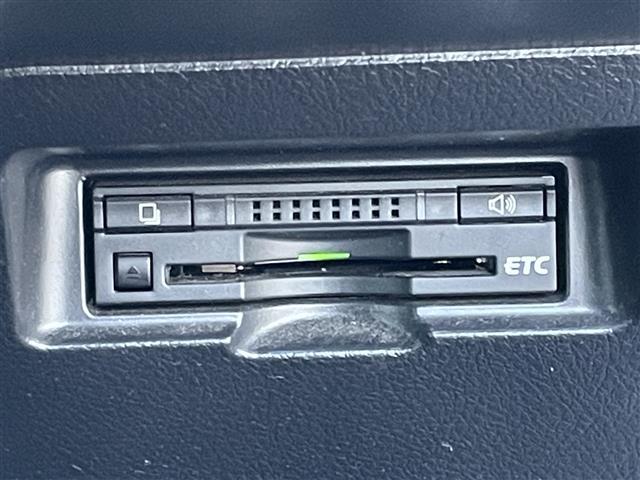 ヴィッツ １．３Ｆ　ＬＥＤエディション　純正ＳＤナビ（ＡＭ／ＦＭ／ＣＤ／Ｂｌｕｅｔｏｏｔｈ）　ワンセグテレビ　横滑り防止装置　４ＷＤオートモードスイッチ　フロントワイパーデアイサー　スマートキー　プッシュスタート　ＥＴＣ　電動格納ミラー（17枚目）